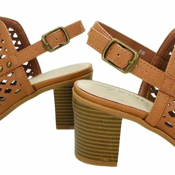 Easy Street Erin Tan Burnish Women's Sandals - Picture 9 of 13